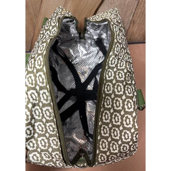 Temptations Old World Sage Green Thermal Insulated Casserole Carrier Tote Bag - Picture 6 of 9